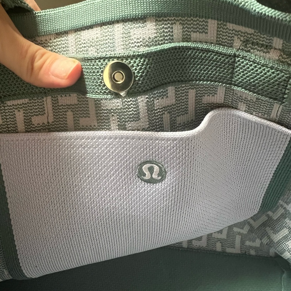 lululemon athletica Green and White Tote Bag - Picture 6 of 9
